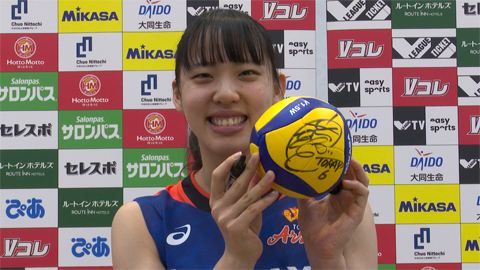 バレーボール Vリーグ 人気選手サインボールプレゼント | 公募
