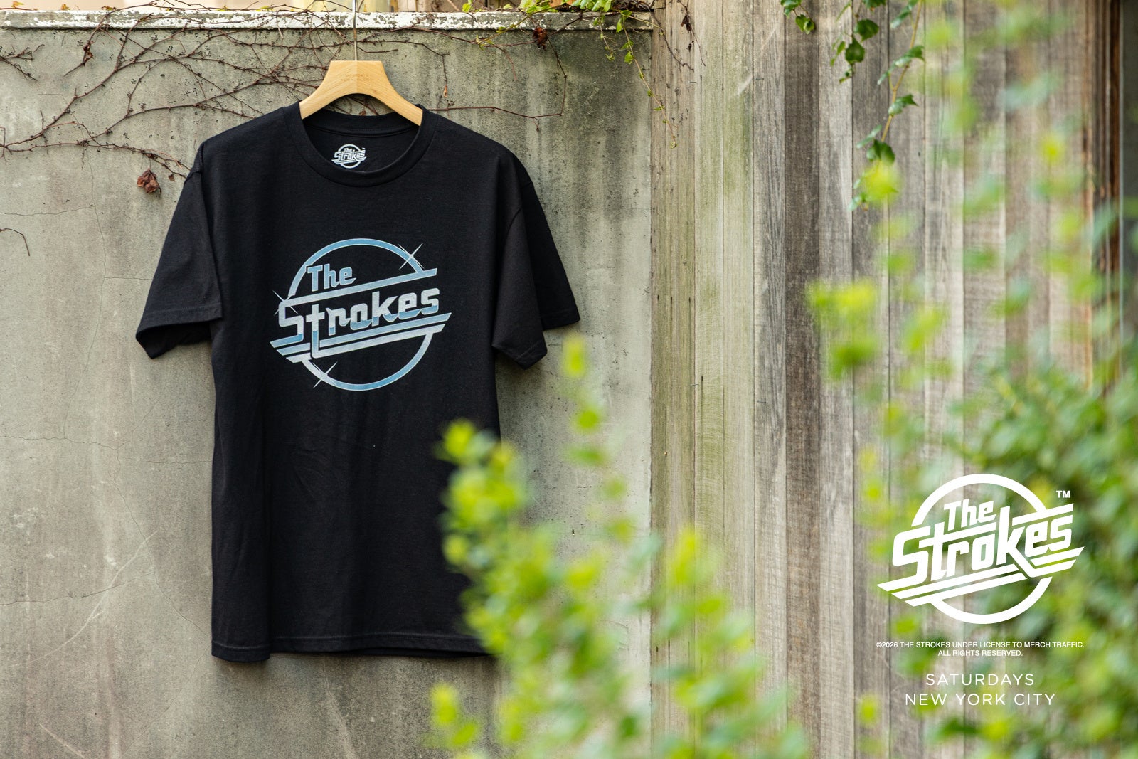 The Strokes × Saturdays NYCコラボ、8月14日発売決定 | 公募