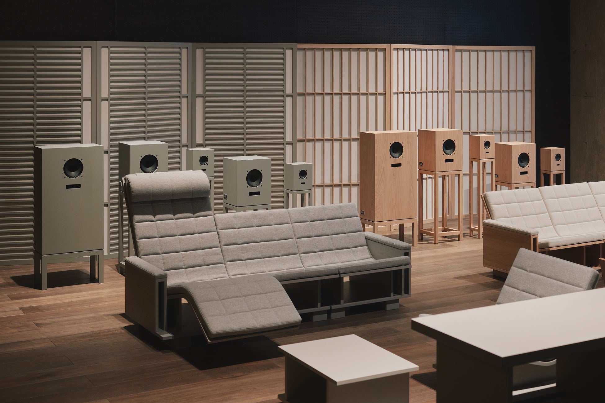 カリモク家具×OJASが新ブランド誕生、音の家具で代官山へ | 公募