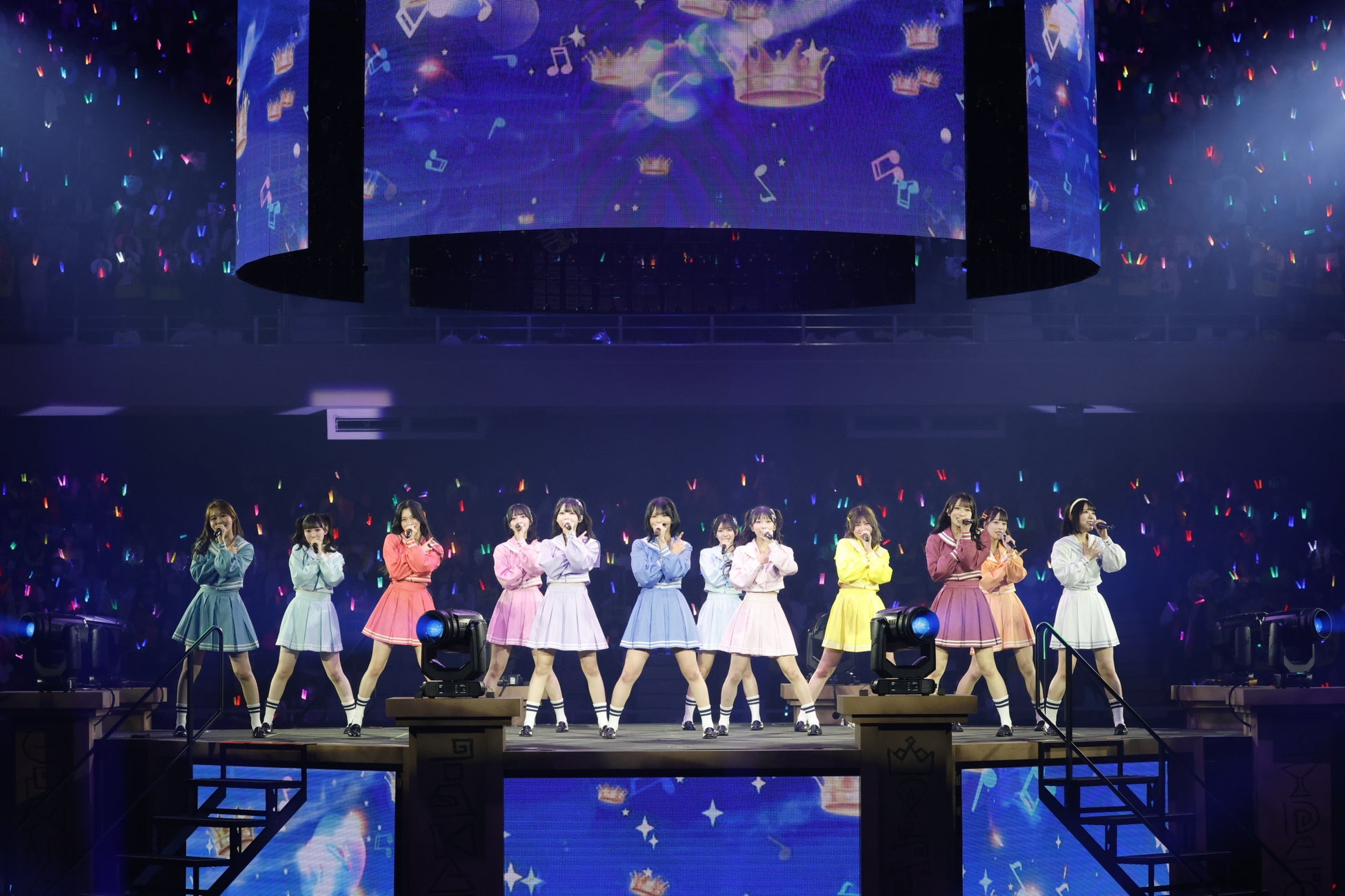≒JOY、日本武道館で結成4周年コンサート開催、約2万人を動員 | 公募