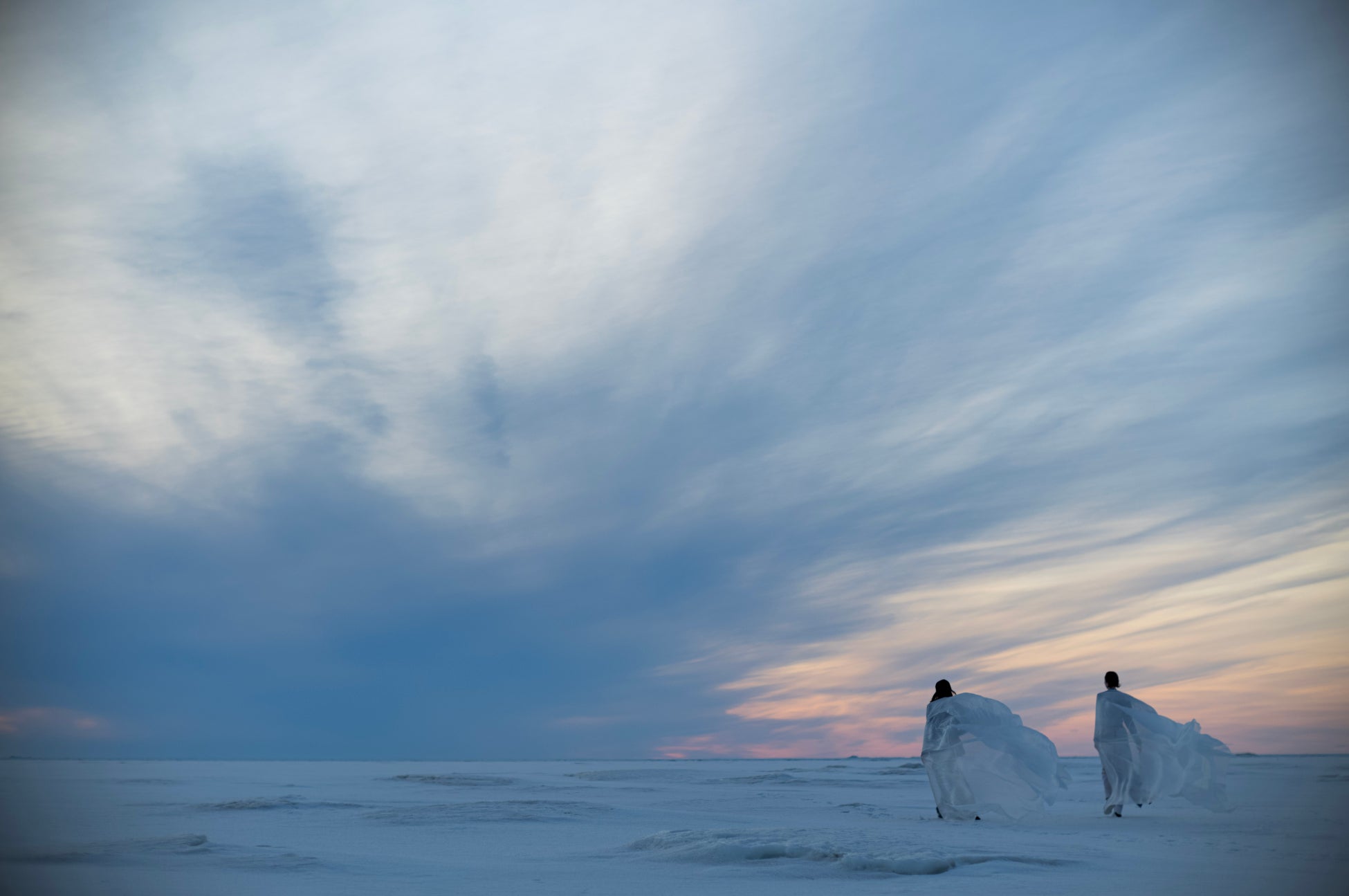 ファッションと現代アートの融合！中里唯馬個展「GLACIER」